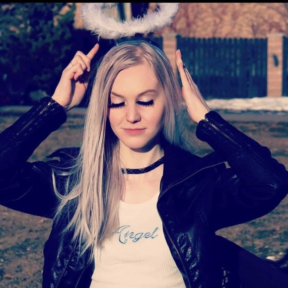 Meet your Posher, Ciera - Picture 4 of 15